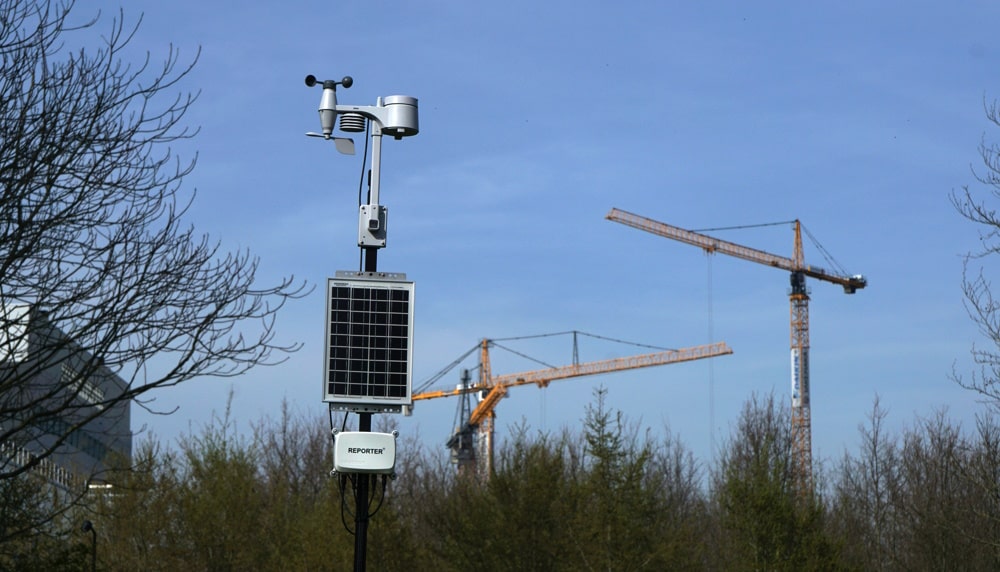 Storm & scaffolding: leveraging weather stations for enhanced construction site safety