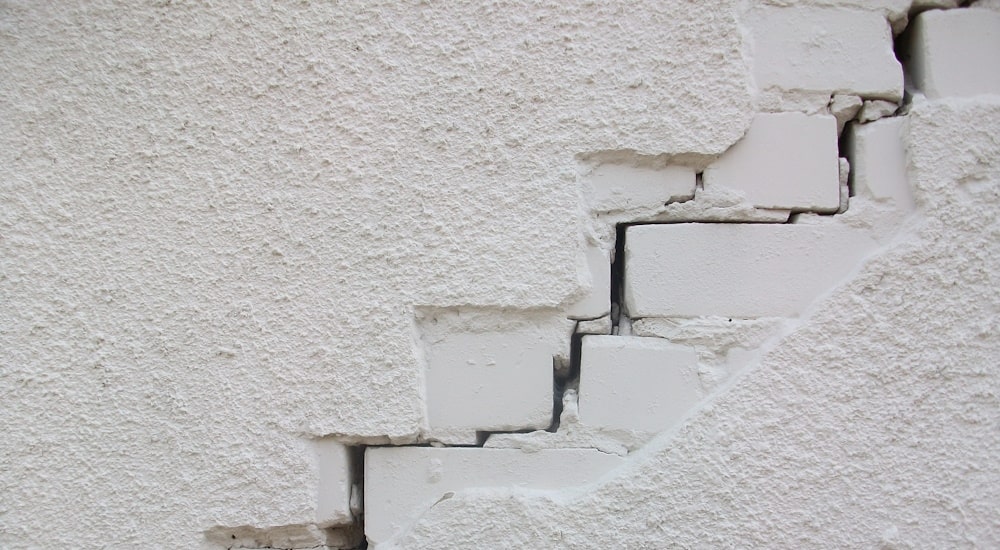 L'impact du niveau des nappes phréatiques sur les fissures et les dégradations des bâtiments