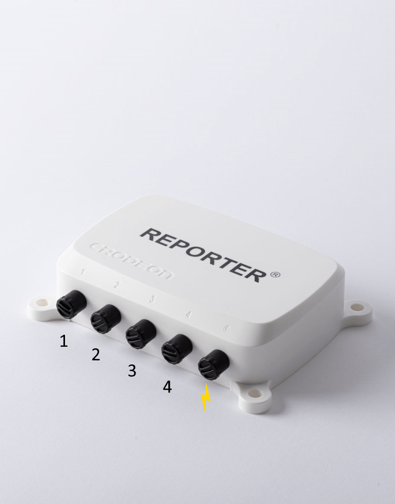 Reporter with four sensor connectors and one charging port